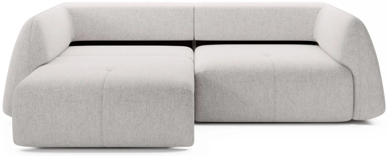 RELAXIA sofa s jedným sedadlom vysunutým dopredu a druhým v základnej polohe.