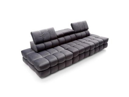 Rovná sedacia súprava DRACO SOFA V10 tmavosivá, šikmý pohľad zhora na prešívané sedáky a opierky hlavy nastavené do vyššej polohy.