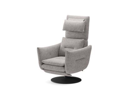 Luxusné kreslo PATRICK svetlosivé polohovacie kreslo s vysokým operadlom a podrúčkami na otočnej kovovej podnoži v šikmom prednom pohľade na bielom pozadí.