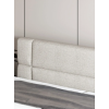 Boxspring posteľ EMBRACE, detail čalúneného čela s vodorovným členením.