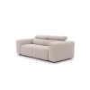Pohovka RIPLE Sofa 3 v béžovom prevedení s čistým čalúneným korpusom, nízkymi nožičkami a mäkko tvarovanými opierkami.