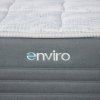 Matrac ENVIRO OXY, detail loga ENVIRO na sivom bočnom poťahu.