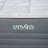 Matrac ENVIRO SPORT, detail loga ENVIRO na sivom bočnom poťahu.