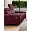 Pohovka TEODOR Sofa 2 – bočný pohľad na sedaciu časť v bordovej farbe, detail profilu a prešívania.