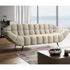 Luxusná dvojsedačka LUPPA Sofa 2 v béžovej farbe, umiestnená v modernej obývačke, pohľad z mierneho bočného uhla