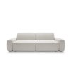 Rozkladacia pohovka EASY SOFA krémová pohovka na bielom pozadí, pohľad v uhle spredu s nízkymi bokmi.