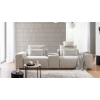 Pohovka LUNA SOFA 2 (1,5BL + PANEL + 1,5BP) v svetlom krémovom prevedení v obývačke.